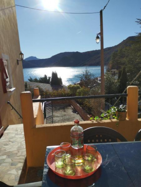 Aux logis du Lac de Castillon